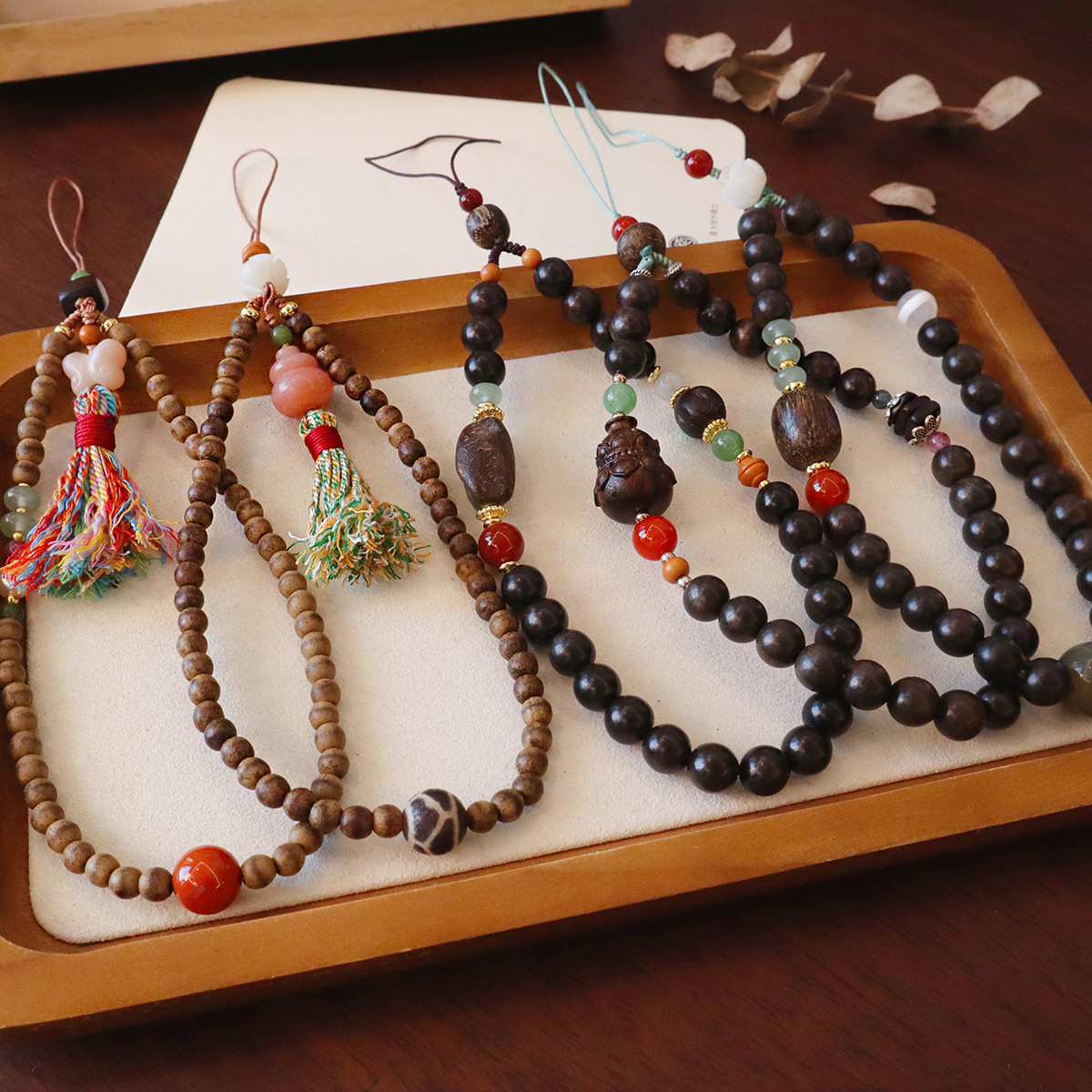 New Chinese natural sandalwood incense wood mobile phone chain key chain gourd new Chinese bag wrist pendant wholesale