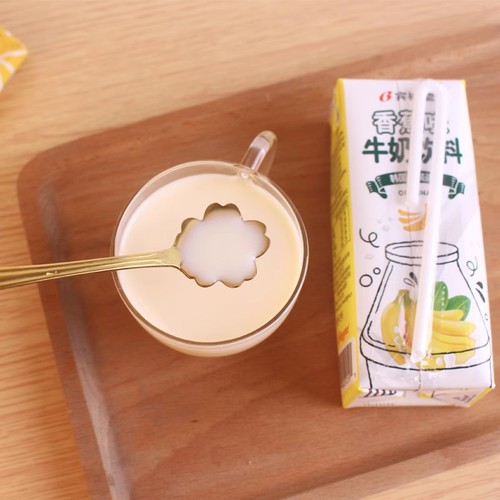 Korean imported beverage Binggrae strawberry-flavored milk drink peach banana fruit-flavored breakfast beverage