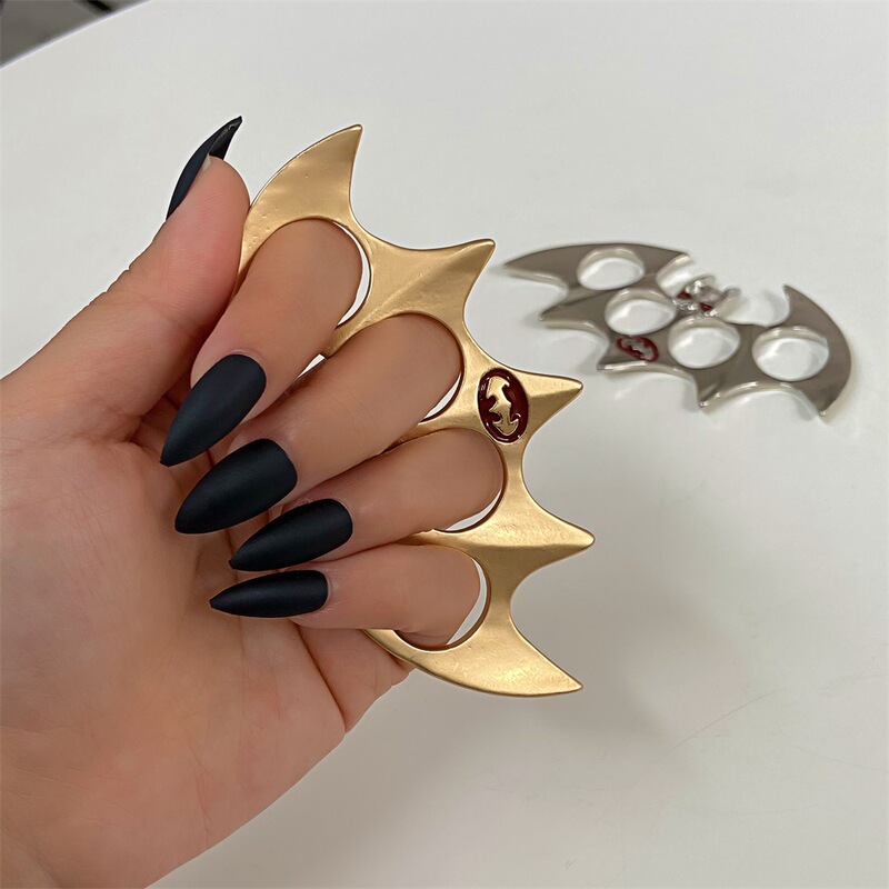 Gothic Exaggerated Bat Boxing Claw Ring Fashion Creative Niche Design Knuckle Boxer Grasper
