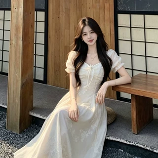 白月光连衣裙女夏日绝美在逃公主裙收腰蓬蓬裙子2026新品百搭