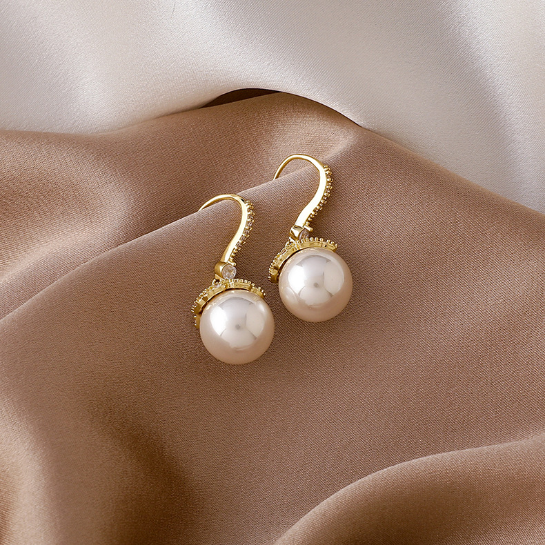 Micro-inlaid Zircon Pearl Earrings display picture 9