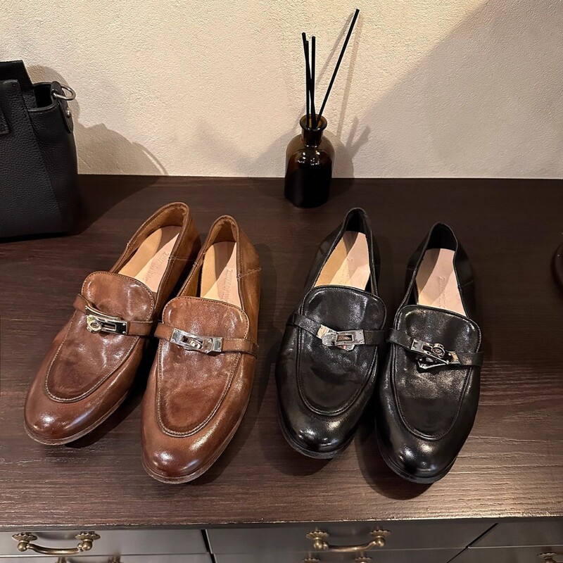 Cowhide Version ~ British Style Metal Lock Loafers, Retro Distressed Small Leather Shoes, Low-Heeled Shoes