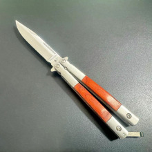 乾途不锈钢蝴蝶刀户外野营战术折叠刀随身便携玩具礼品小刀未开刃