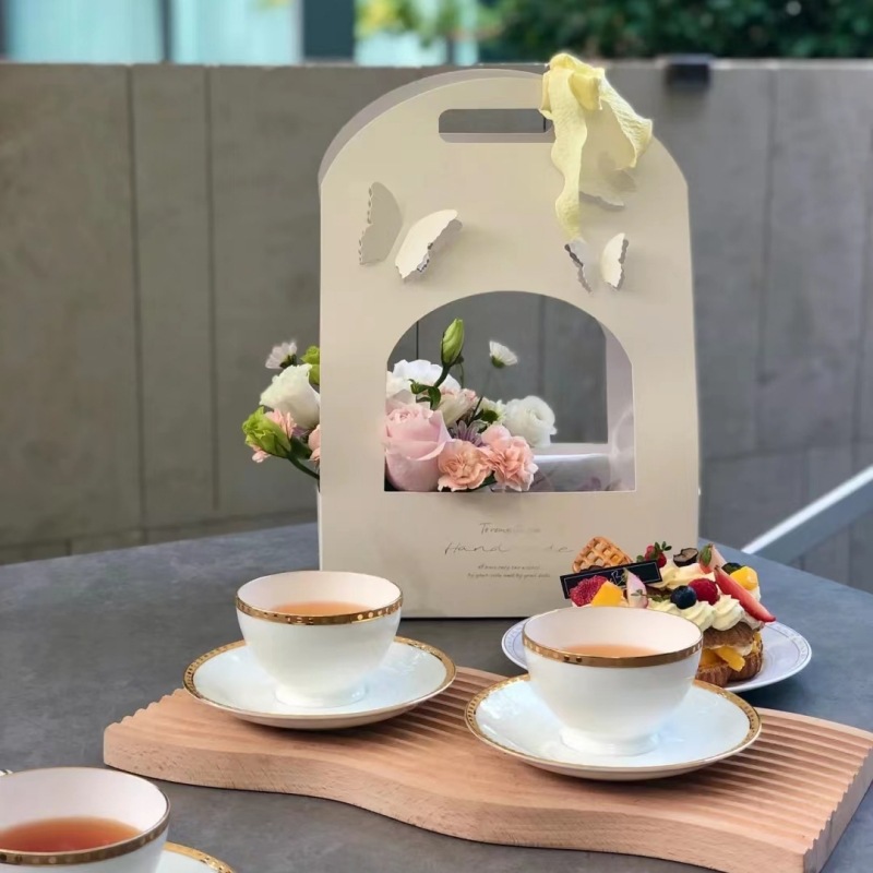 Regalo del Día de San Valentín mano llevar cesta de la flor hecha a mano DIY flor caja boda creativa mariposa caja con regalo mano