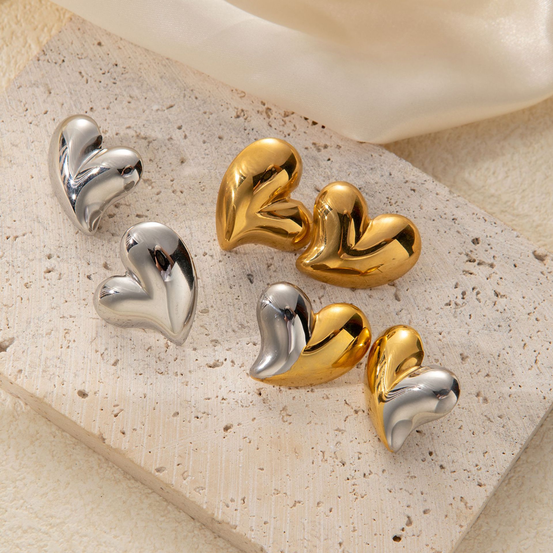 17g Weight 0.03µm Gold Plating Thickness Electroplated Gold Plating Process Golden Plated Plating Material Jewelry Set Classification cable chain Chain Type 1 Piece Quantity Daily Occasion 201 Stainless Steel Material Heart Shape Pattern Women's Gender Simple Style Style Plating Craft Wholesale Jewelry Simple Style Heart Shape Titanium Steel Jewelry Set 3