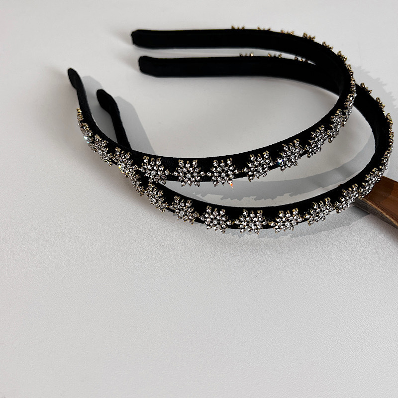 Korean Black Velvet Snowflake Full Diamond Hair Accessories Simple Headband display picture 1