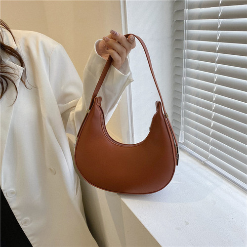 Niche Solid-Color Designer Bag for Women: Trendy, Minimalist, and Unique – Underarm Crescent-Shaped Handbag & Shoulder Tote