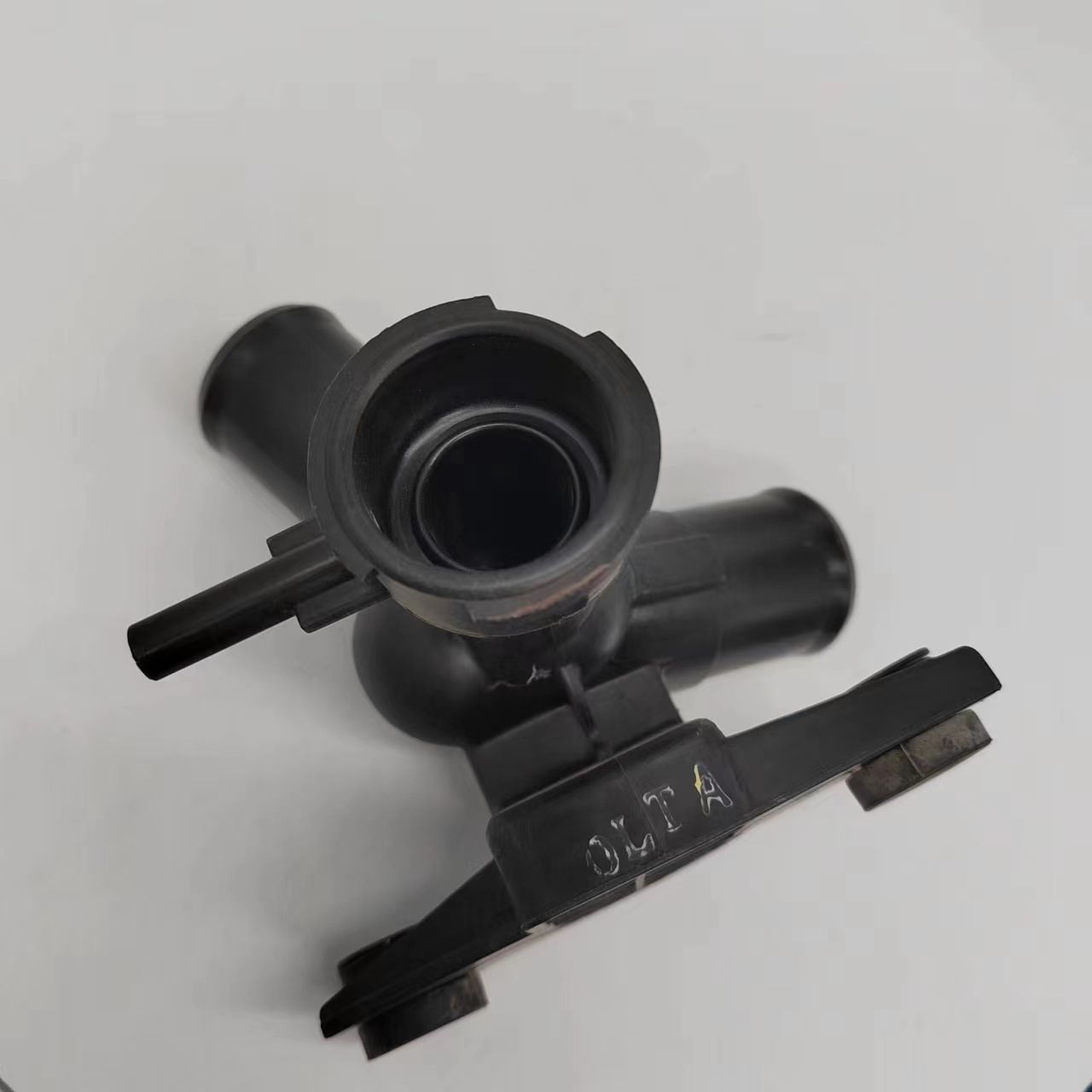 Suitable for Hyundai Kia water tank connector 25329-3x600 radiator coolant filling neck water tank connector