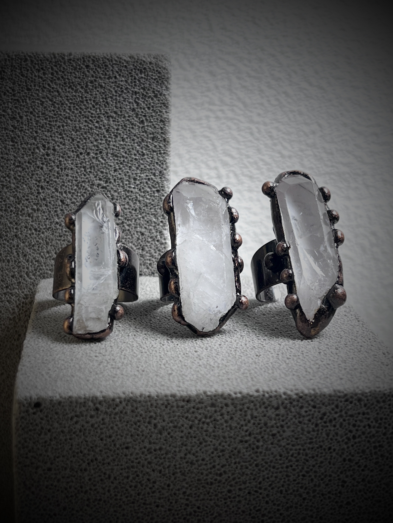 White crystal, Copper Material Unisex White Crystal Copper Healing Geometric Open Rings Healing Crystals Jewelry
