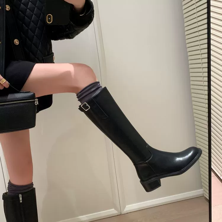 Высокие товары Кожаные круглые сапоги рыцаря женский 2024 осень и зима новые не толстые колено с пуговицами на каблуках тонкие высокие сапоги