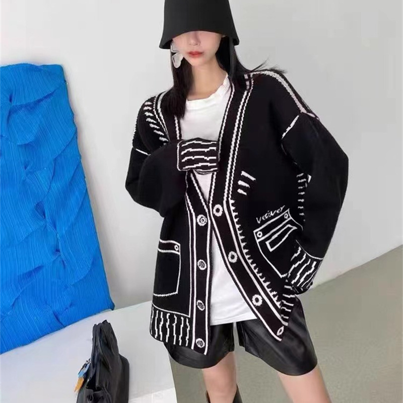 2023 otoño e invierno nuevo perfil blanco y negro pintura graffiti suéter flojo de las mujeres perezoso cardigan abrigo de punto superior