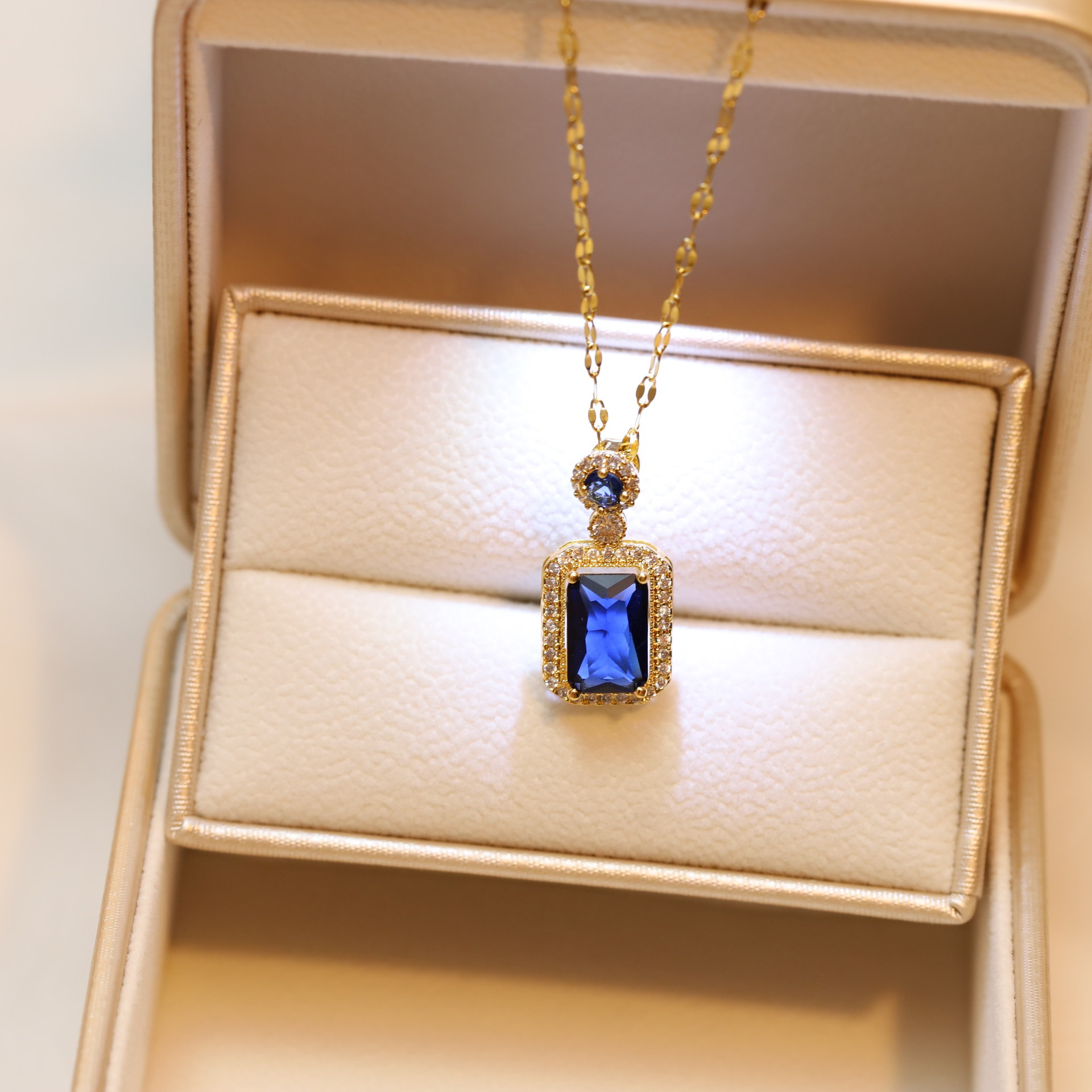 Retro Geometric Titanium Steel Inlay Zircon Pendant Necklace 1 Piece