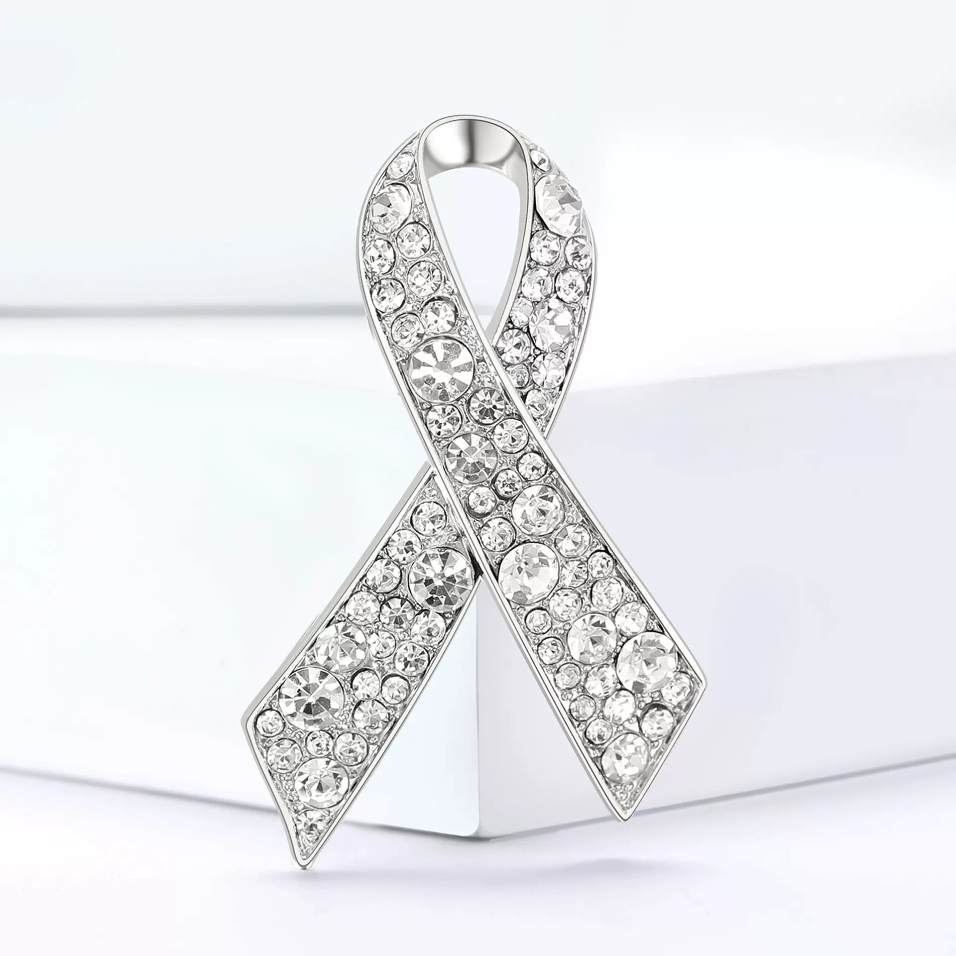 精致韩系时尚蝴蝶结造型胸针合金镶嵌水钻胸花女气质简约服饰配饰