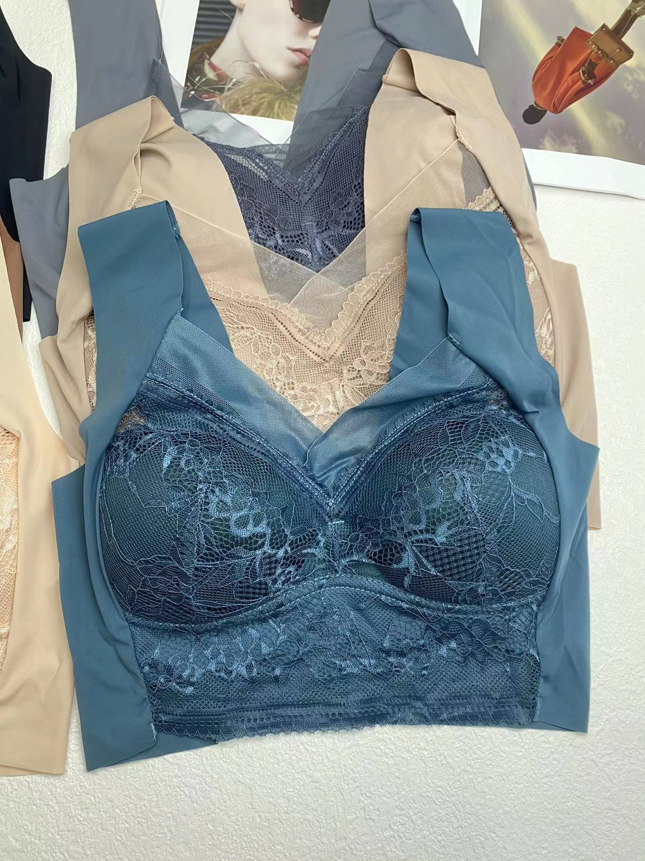 Nuevo sujetador inalámbrico moda de encaje jacquard transpirable cómodo clásico belleza volver ropa interior para las mujeres al por mayor