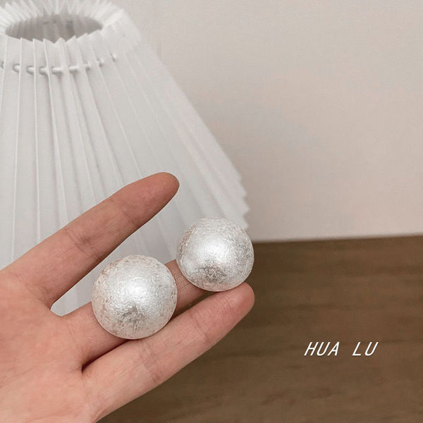 Retro big cotton earrings from pearl