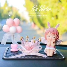 汽车摆件可爱安妮宝贝车载香水座水晶皇冠香薰水钻车模车内装饰