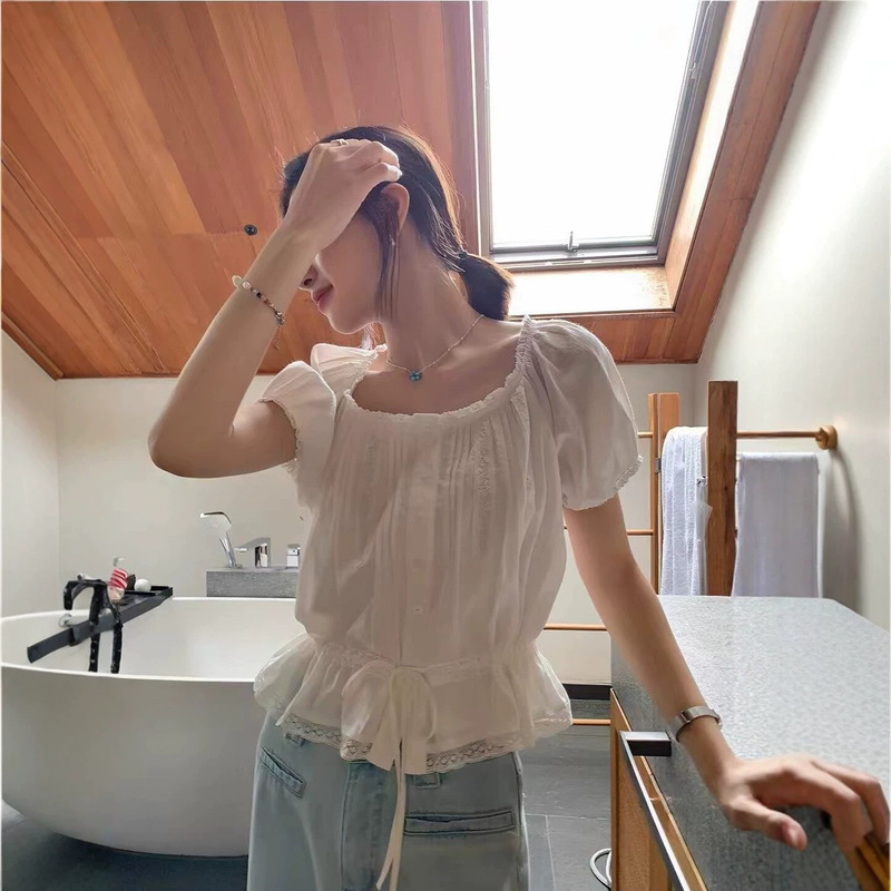 French-Style Pleated Design Lace-Trimmed Short-Sleeve Shirt for Women, New Summer Style with Puff Sleeves, Waist-Cinching Top for Petite Figures French-Style Pleated Design Lace-Trimmed Short-Sleeve Shirt for Women, New Summer Style with Puff Sleeves, Waist-Cinching Top for Petite Figures