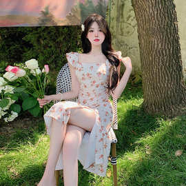 碎花连衣裙女夏季新款法式复古浪漫温柔风收腰开叉吊带长裙子