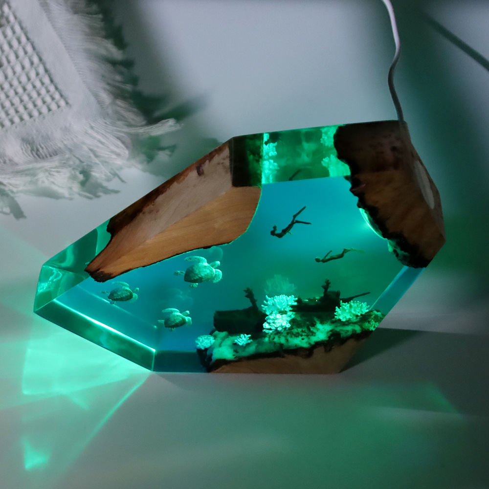 Marine Resin Lamp Processing Customized Handmade Epoxy Solid Wood Dreamy Underwater Broken Ship Micro Landscape Resin Night Light Decoration
