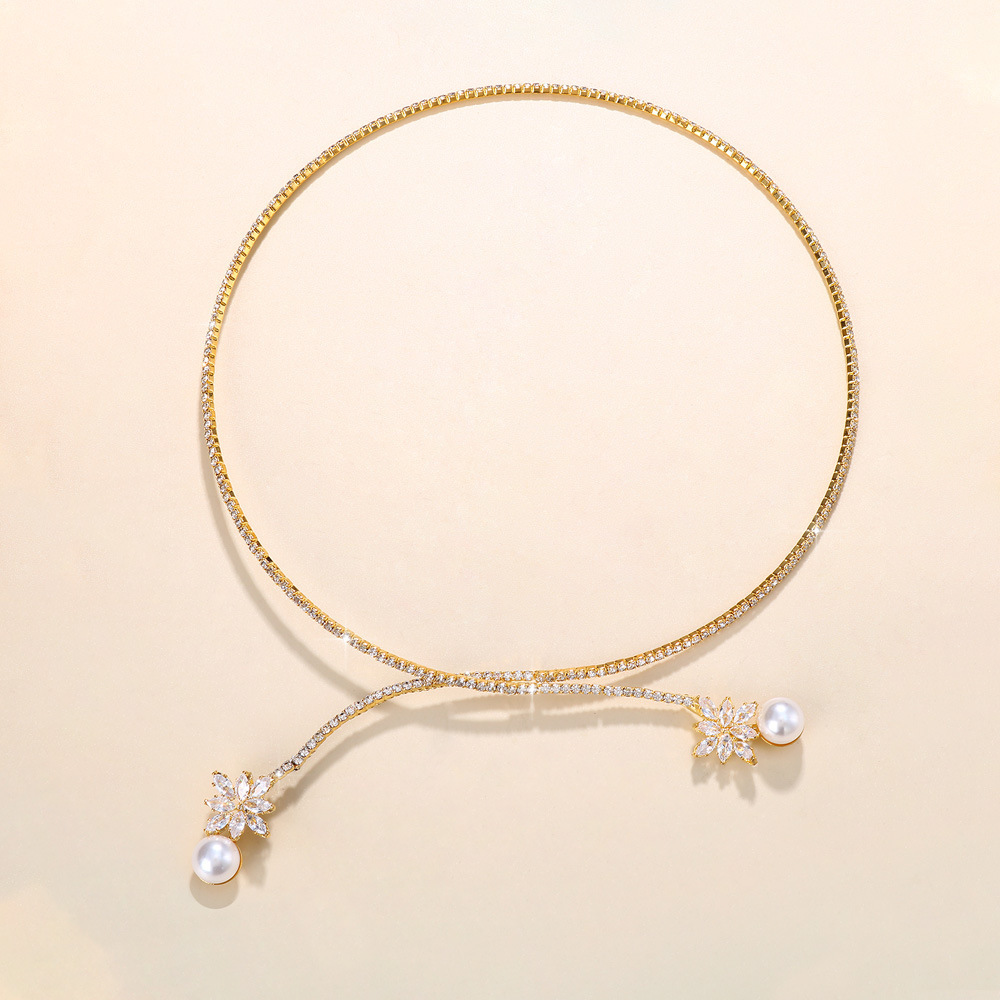 Style Simple Géométrique Fleur Alliage Placage Incruster Strass Femmes Collier Ras De Cou display picture 3