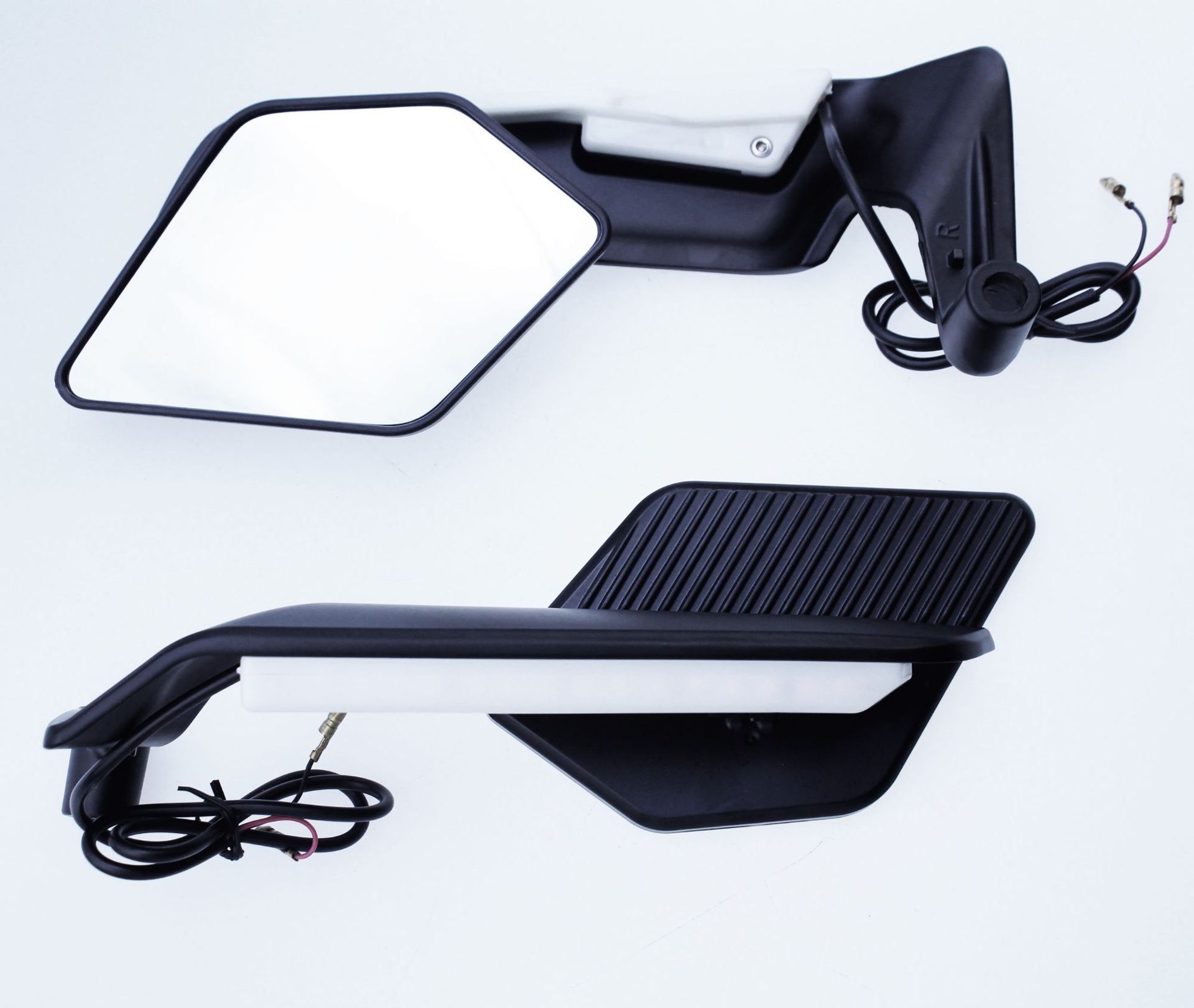 Hot-Selling Motorcycle Modified New Style Wind Wing Rearview Mirror Street Bike Sports Car Aluminum Alloy Reflector Mirror