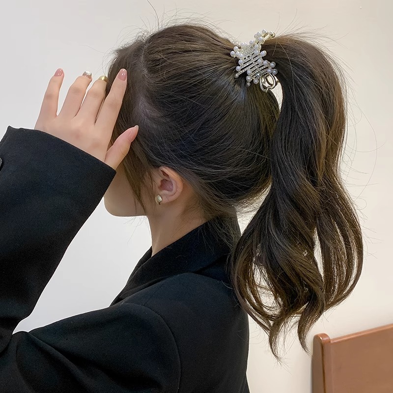 Alta Cola de Caballo artefacto fijo pequeña pinza anti-flacidez pinza de garra diamante completo horquilla hembra verano gran temperamento tiburón clip