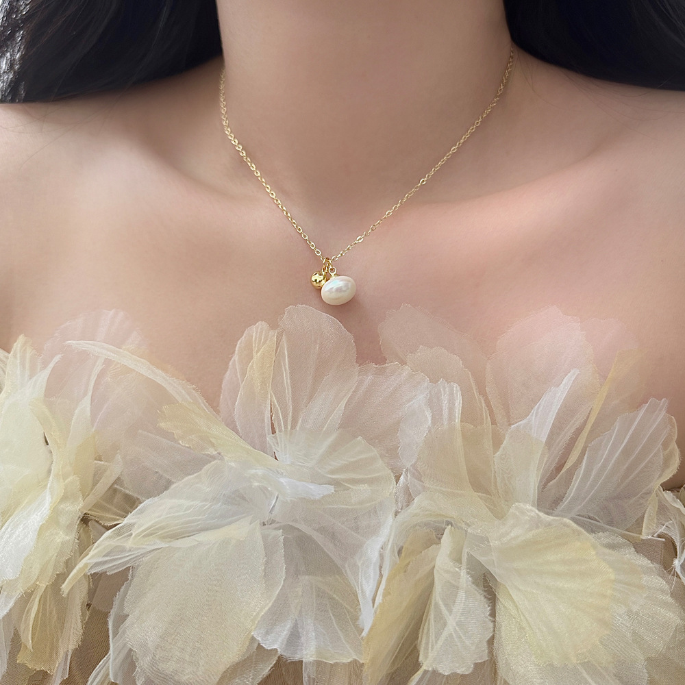 Estilo Simple Ronda Cobre Enchapado Embutido Perla Chapado En Oro Collar Colgante display picture 3
