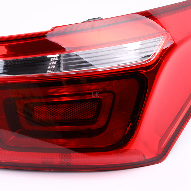 Applicable to 08-17 Dongfeng Citroen Elysee rear tail lamp assembly rear headlight left and right reversing lamp tail lamp shade