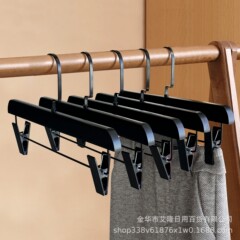 木造のズボンの棚のズボンはスカートの家庭用のズボンを挟んで滑り止めを支えます。
