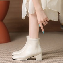 靴子女2024新款粗跟马丁靴法式切尔西踝靴高跟小香风白色瘦瘦短靴