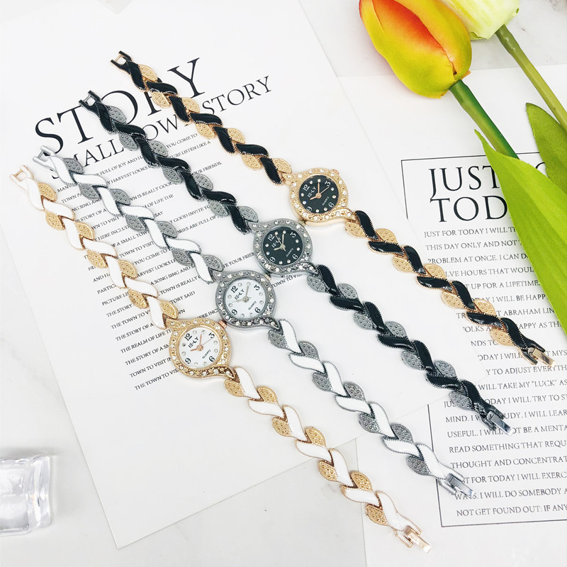 AliExpress nuevo estilo ins moda reloj de mujer amor cinturón de acero estudiante pequeño temperamento casual reloj de cuarzo de mujer