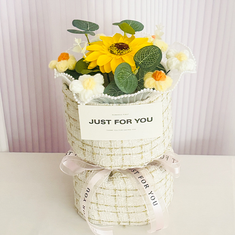 Ramo de hojaldre de flores de lana de punto de la temporada de graduación