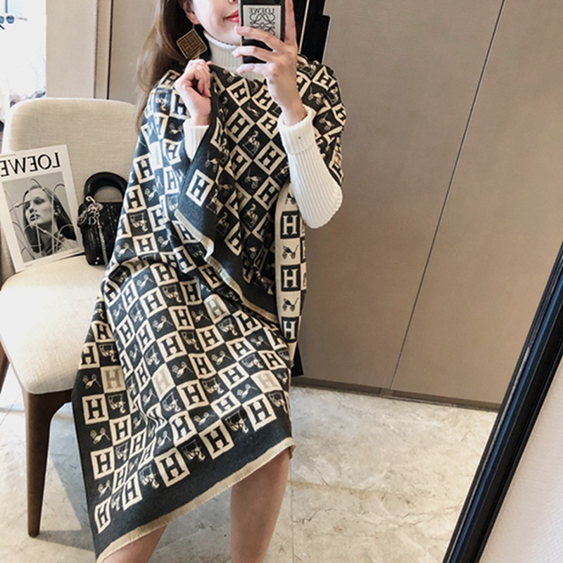 리틀 H 캐리지 그레이