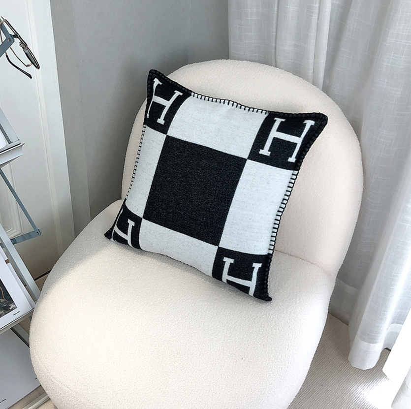 Amazon H 枕北欧モデルルーム昼休みソファクッション車の腰サポート背もたれクッションニット枕カバー