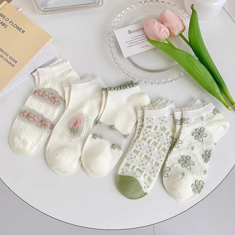 Spring and Summer Thin Socks for Women, Glass Silk Lace Shallow Boat Socks, Fashionable Mesh Breathable Forest Style Embossed Flower Socks