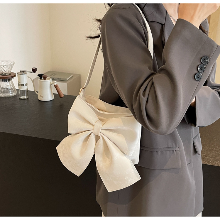 Women's Medium Pu Leather Bow Knot Elegant Square Zipper Crossbody Bag display picture 38