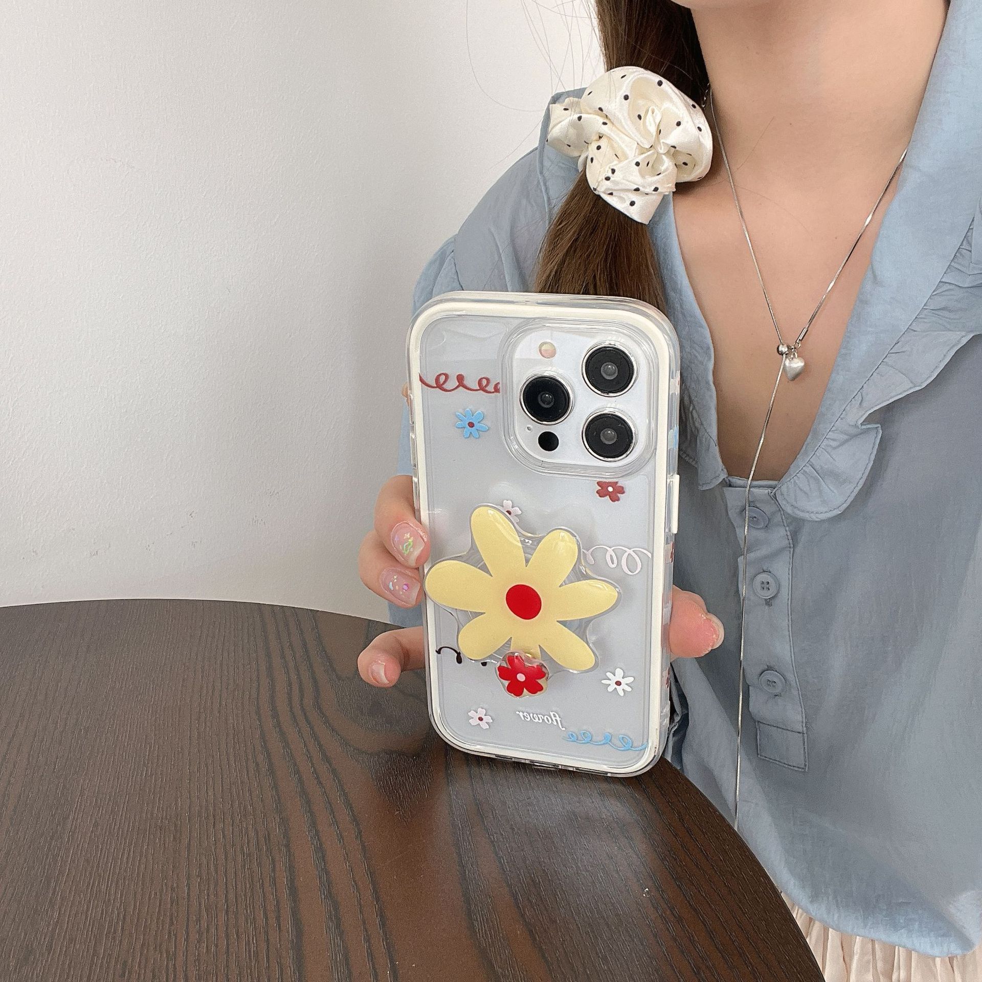 Flores de graffiti de nicho simples para Apple 16ProMax funda para teléfono móvil 15Pro Summer 14/13 Chicas 15PM