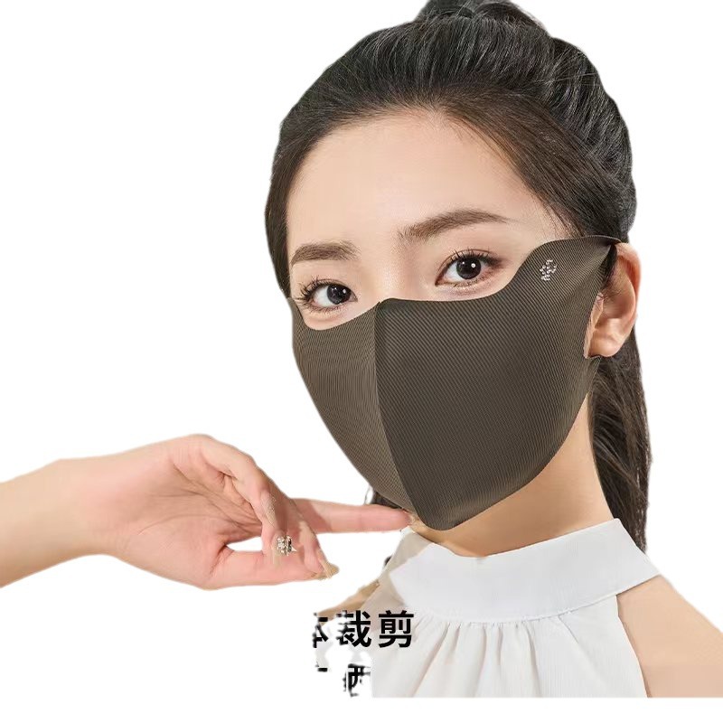 Summer face mask with hyaluronic acid