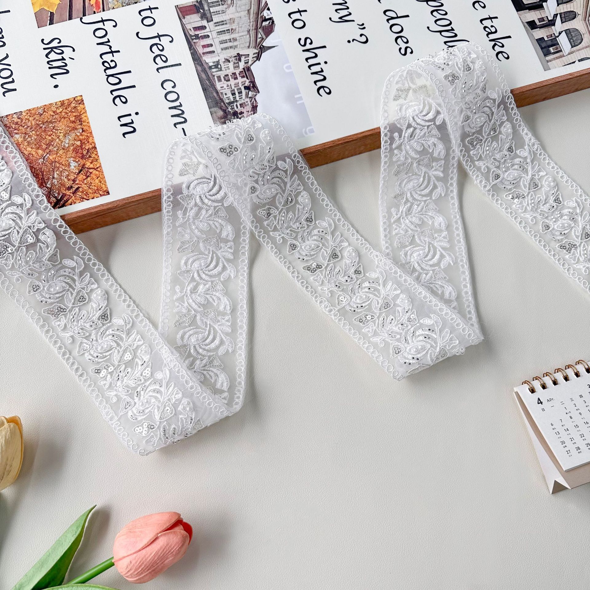 Blanca malla de bordado de sequela de encaje hermoso patrón multi-escena para ropa hogar abrigo accesorios de decoración