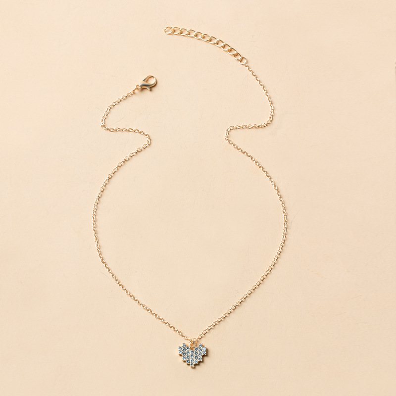 simple heart-shaped pendant necklace fashion alloy necklace sweater chain necklace