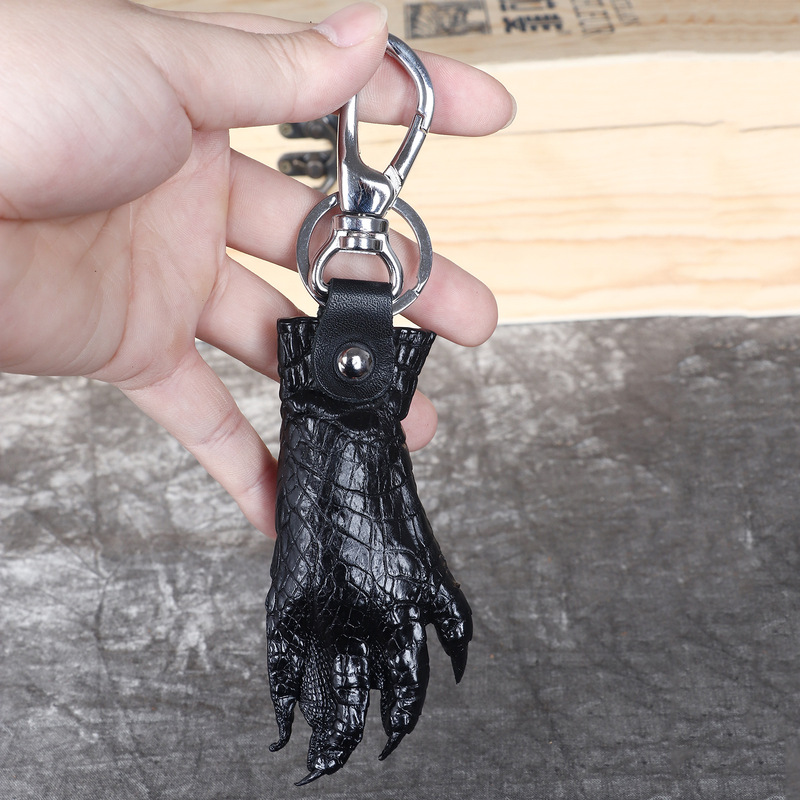 Thailand imported crocodile claw creative pendant key pendant leather personalized gift buckle crocodile skin front and rear claw wholesale Thailand imported crocodile claw creative pendant key pendant leather personalized gift buckle crocodile skin front and rear claw wholesale