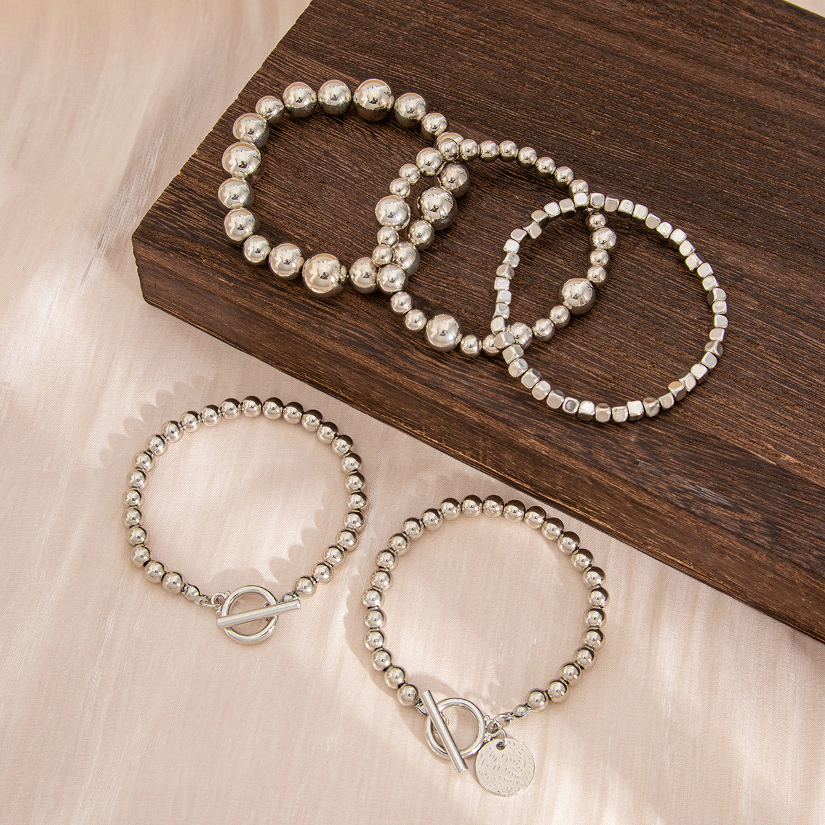 25g Weight Alloy, Copper Pendant Material Bracelets Classification CCB Chain Material Beaded Chain Chain Type 1 Set Quantity Street Occasion CCB, Alloy, Copper Material Heart Shape Pattern Women's Gender Exaggerated, Streetwear Style Exaggerated Streetwear Heart Shape CCB Alloy Copper Beaded Chain Beaded Bracelets Wholesale 62