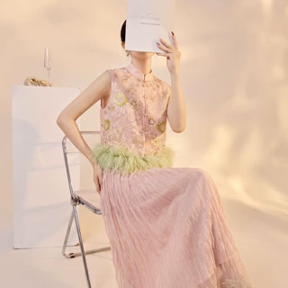 国风钉珠刺绣两件套女立领毛毛拼接无袖背心+褶皱长款半裙 P05121