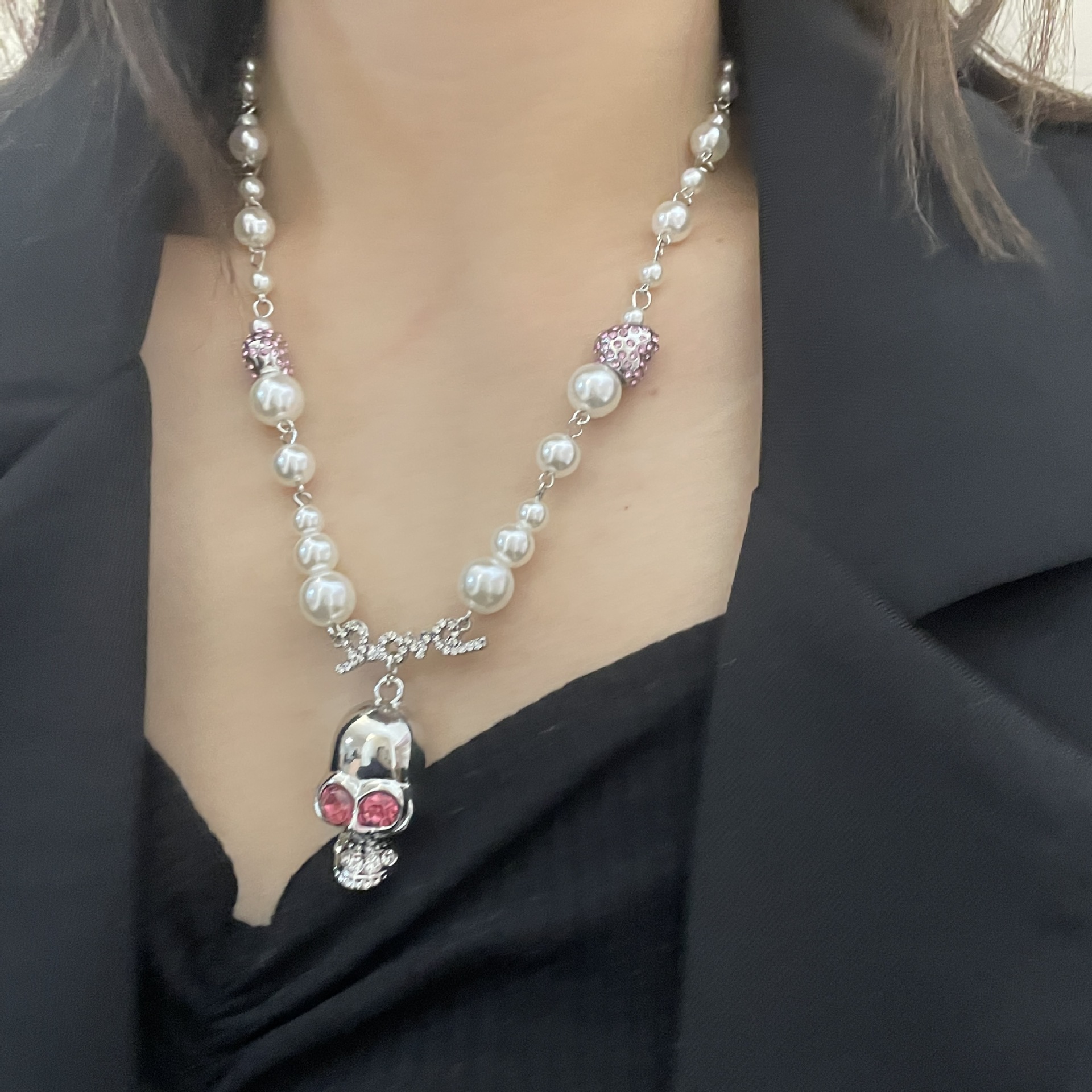 New niche skull pearl gemstone stainless steel pink diamond hip hop necklace wholesale