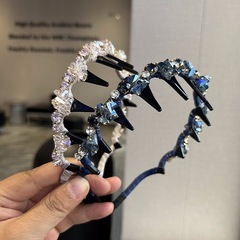 韓国系の軽豪華な水晶のカチューシャの高級感があります。