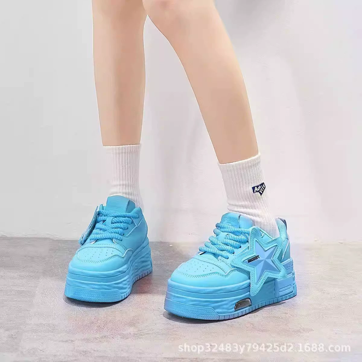 Женские европейские лоферы на платформе, весна 2025, новые, больших размеров, кроссовки на высокой подошве, популярные повседневные спортивные белые туфли