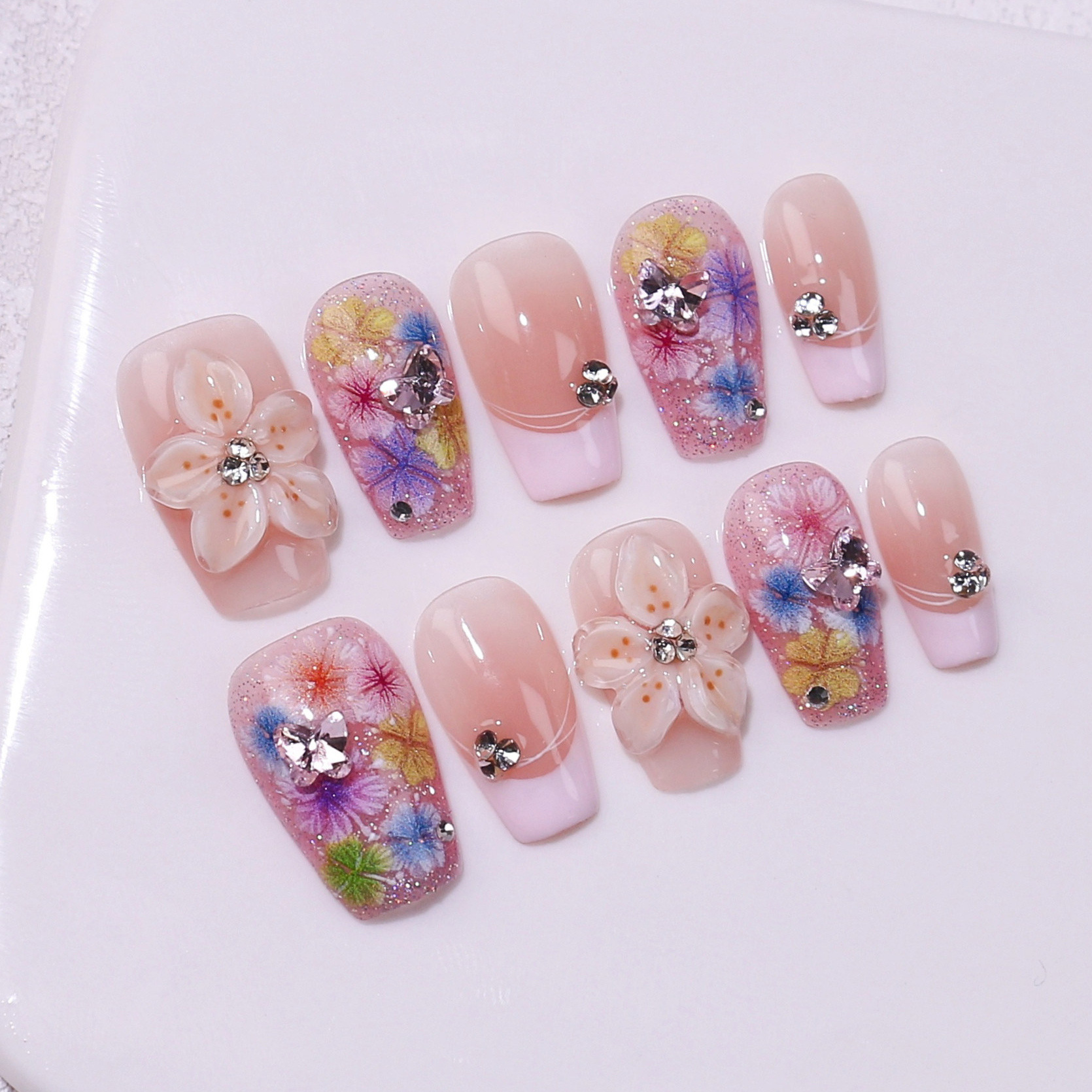 [Colección de manicuras talladas] comercio exterior transfronterizo exclusivamente para usar a mano puro parche de uñas falsas de almendras de estilo europeo y americano