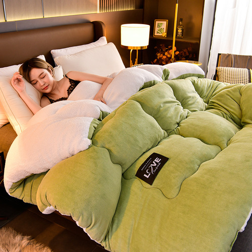 Home Double-Sided Lamb Fleece Winter Blanket, Thick Insulated Feather and Wool Filled Core, Full Cotton Milk Wool Winter Blanket for Wholesale