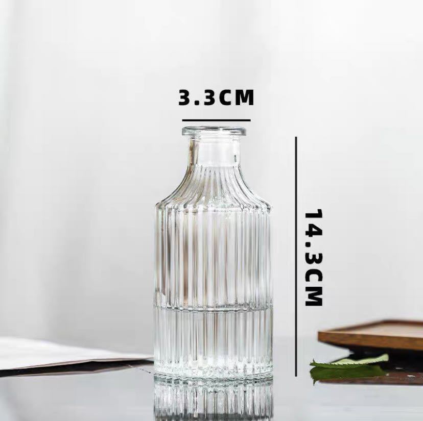 투명 수직 패턴