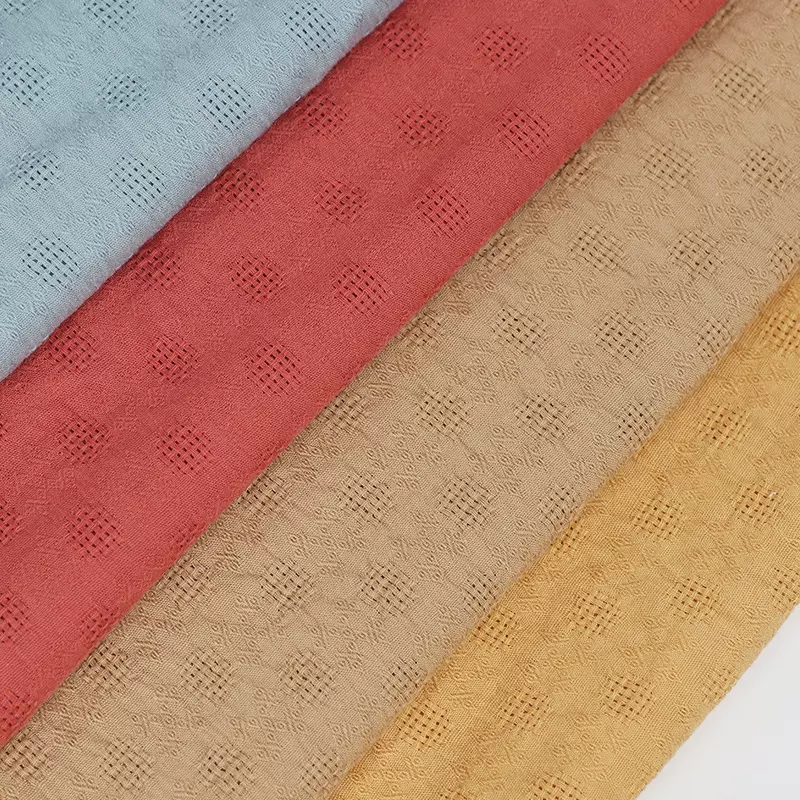 现货供应 提花面料 全棉圆点镂空提花 女装休闲衬衫衣服布料